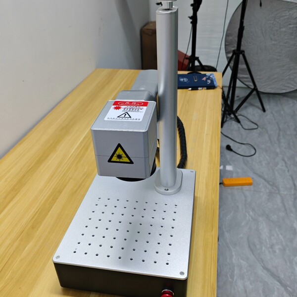 Fiber Laser Marking Machine Hi - огляд і ціна Industrial Laser Engraving Machine For Metal